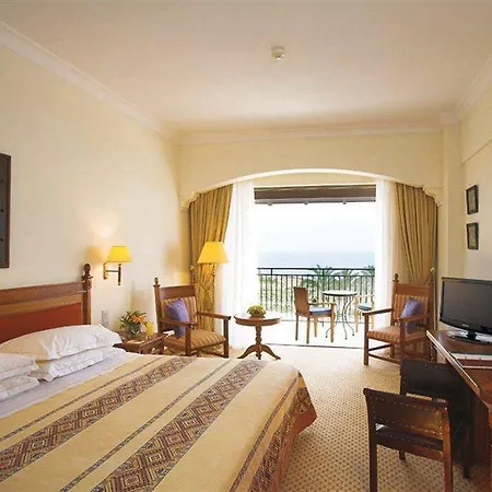 Aparthotel Paramount 4*
