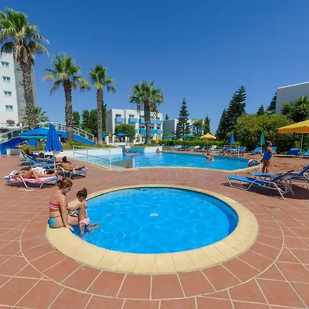 Aparthotel Paramount 4*