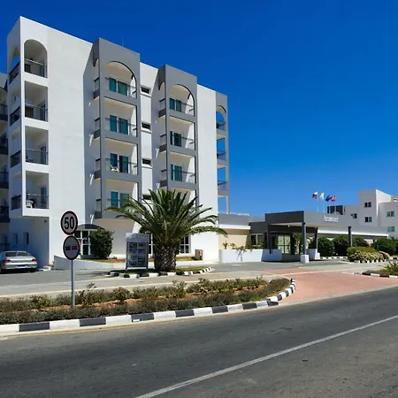 Paramount Aparthotel Protaras