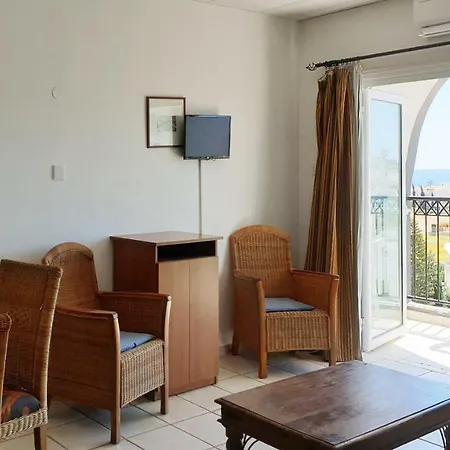 Paramount Aparthotel 4*